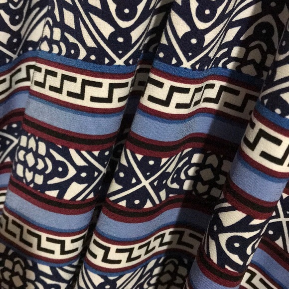 Beautiful blouse - Picture 2 of 3